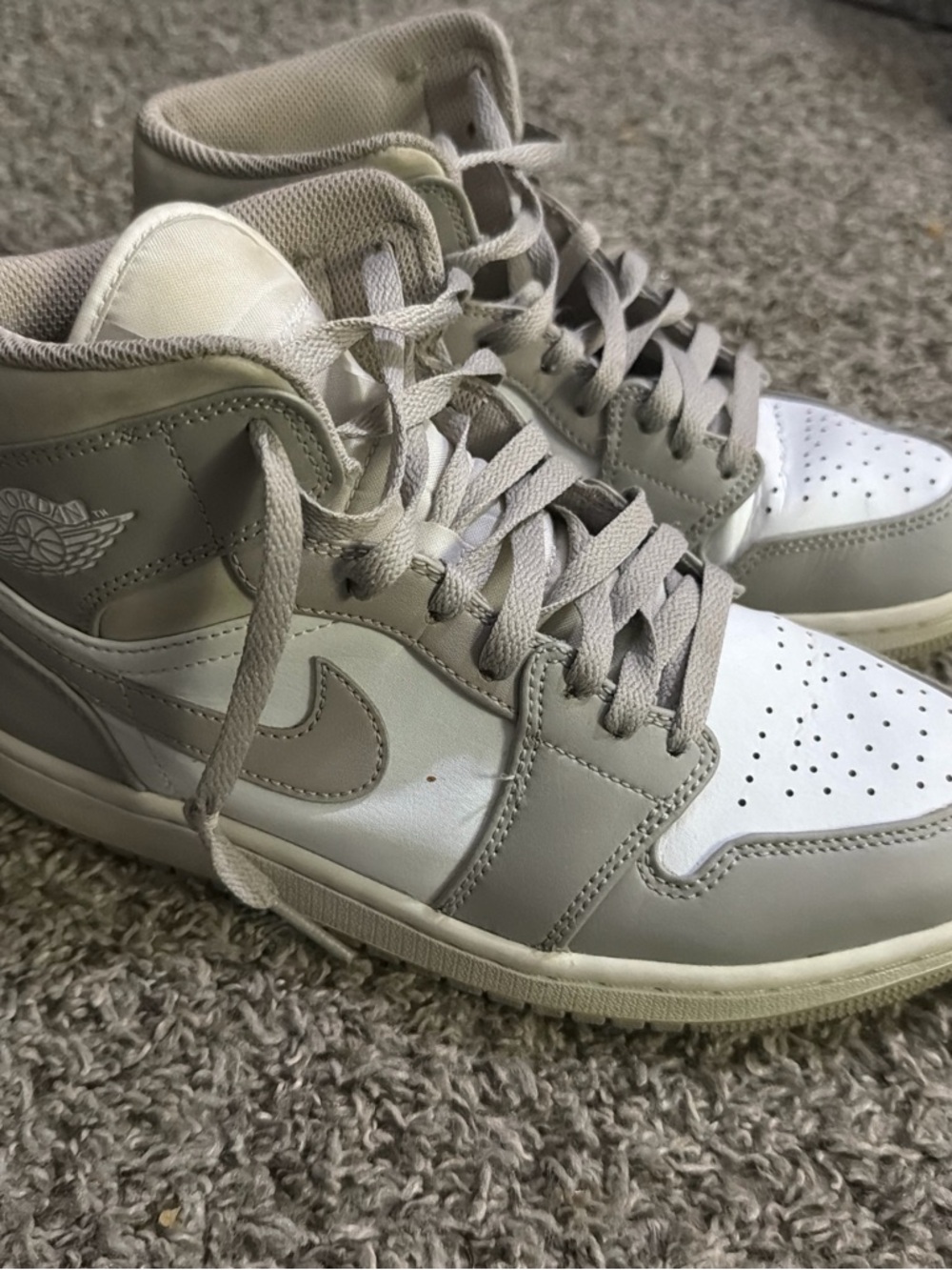 Jordan 1 Sneakers in White and Light Gray